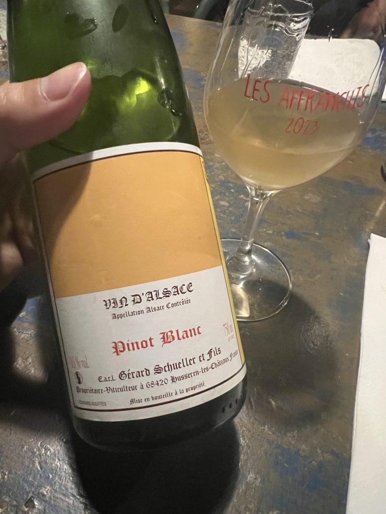 今日は誰とワインを飲もう。ずっと会いたかった造り手と乾杯。写真と文：平澤淳一 (〈gubigubi〉主宰) #2アンダースもフェイバリットな生産者、シュレールのワイン。 | アンダースもフェイバリットな生産者、ジェラール・シュレールのワイン。