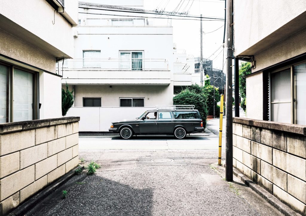 私とクルマ。新たに手に入れた自分だけの部屋。MAIKO OKUHARA × VOLVO 240 ESTATE