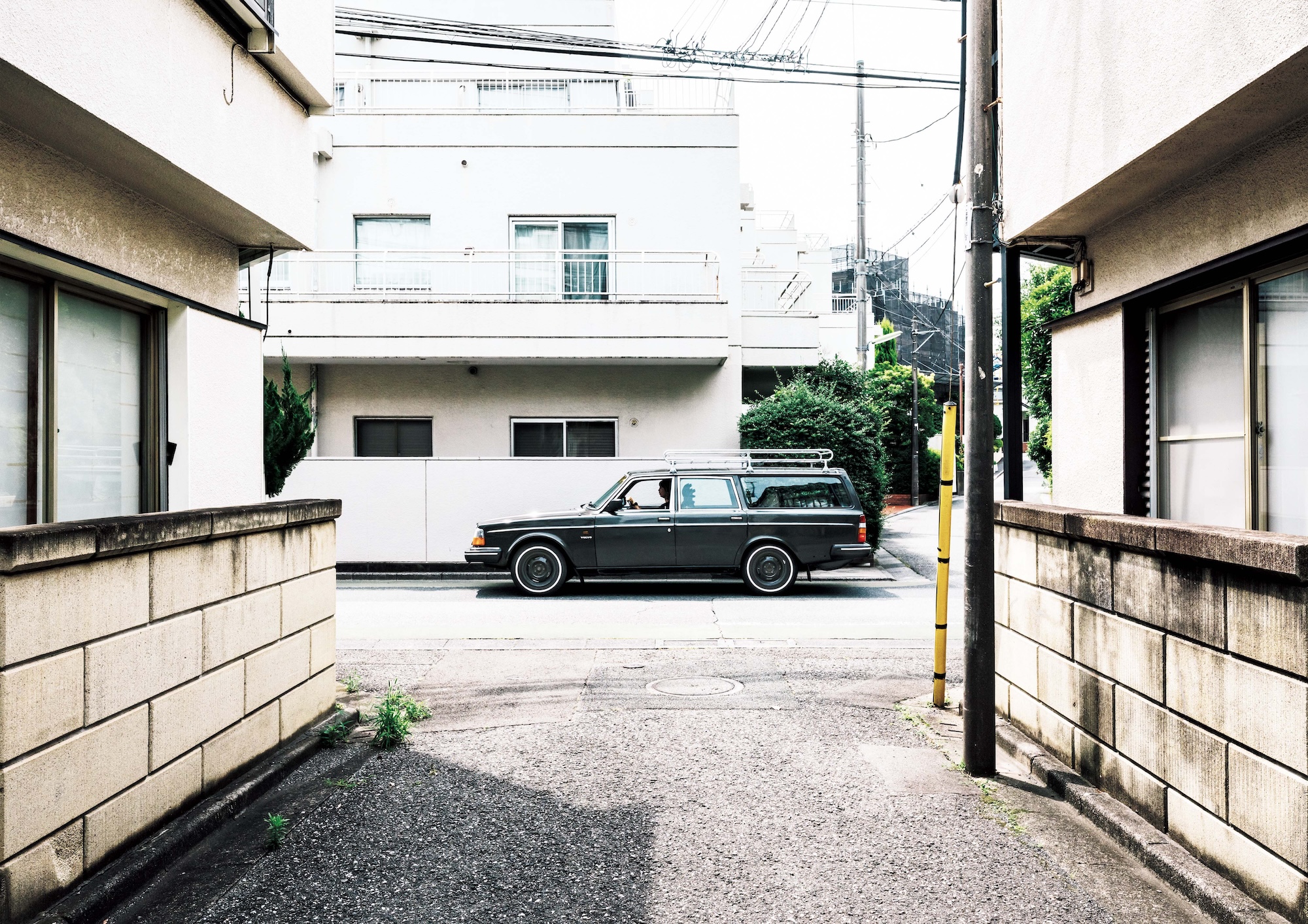 私とクルマ。新たに手に入れた自分だけの部屋。MAIKO OKUHARA × VOLVO 240 ESTATE