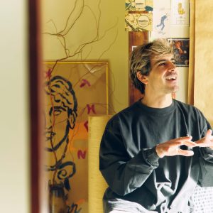 イラストレーターのイニゴ・グチエレスさんが暮らす、築50年が経った2DK。