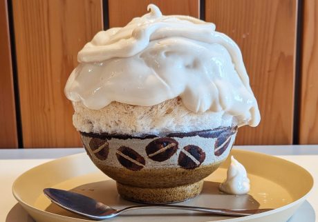 『氷舎mamatoko』の「お醤油黒みつみるく」。私の好きなかき氷。写真と文：八木光太郎 (俳優) #2