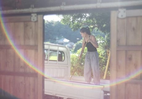 古民家再生と、里山生活。 写真と文：溝口実穂（〈菓子屋ここのつ茶寮〉主宰）#4真夏に軽トラを借りて、畳や残留物の処分に。夫と二人三脚ならなんでも楽しめる。 | 真夏に軽トラを借りて、畳や残留物の処分に。夫と二人三脚ならなんでも楽しめる。