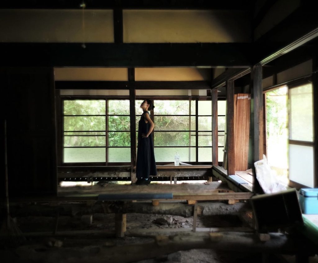 古民家再生と、里山生活。 写真と文：溝口実穂（〈菓子屋ここのつ茶寮〉主宰）#4風通しが良い母屋。 | 風通しが良い母屋。