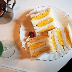 懐かしくもモダンな喫茶店、東京・四谷『珈琲ロン』。