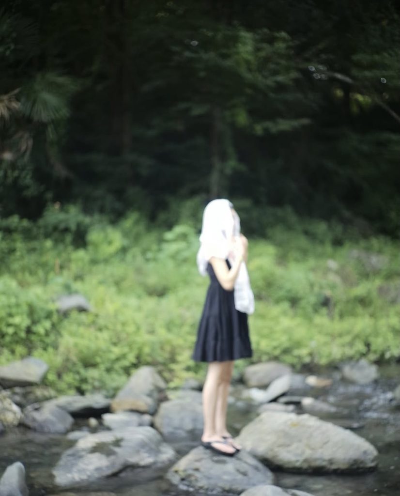 そう簡単に見つからず、やや疲労したので、自分を取り戻すために友人と川で休憩。理想の物件に出合うまで。後編 写真と文：溝口実穂（〈菓子屋ここのつ茶寮〉主宰）#3 | そう簡単に見つからず、やや疲弊したので、自分を取り戻すために友人と川で休憩。