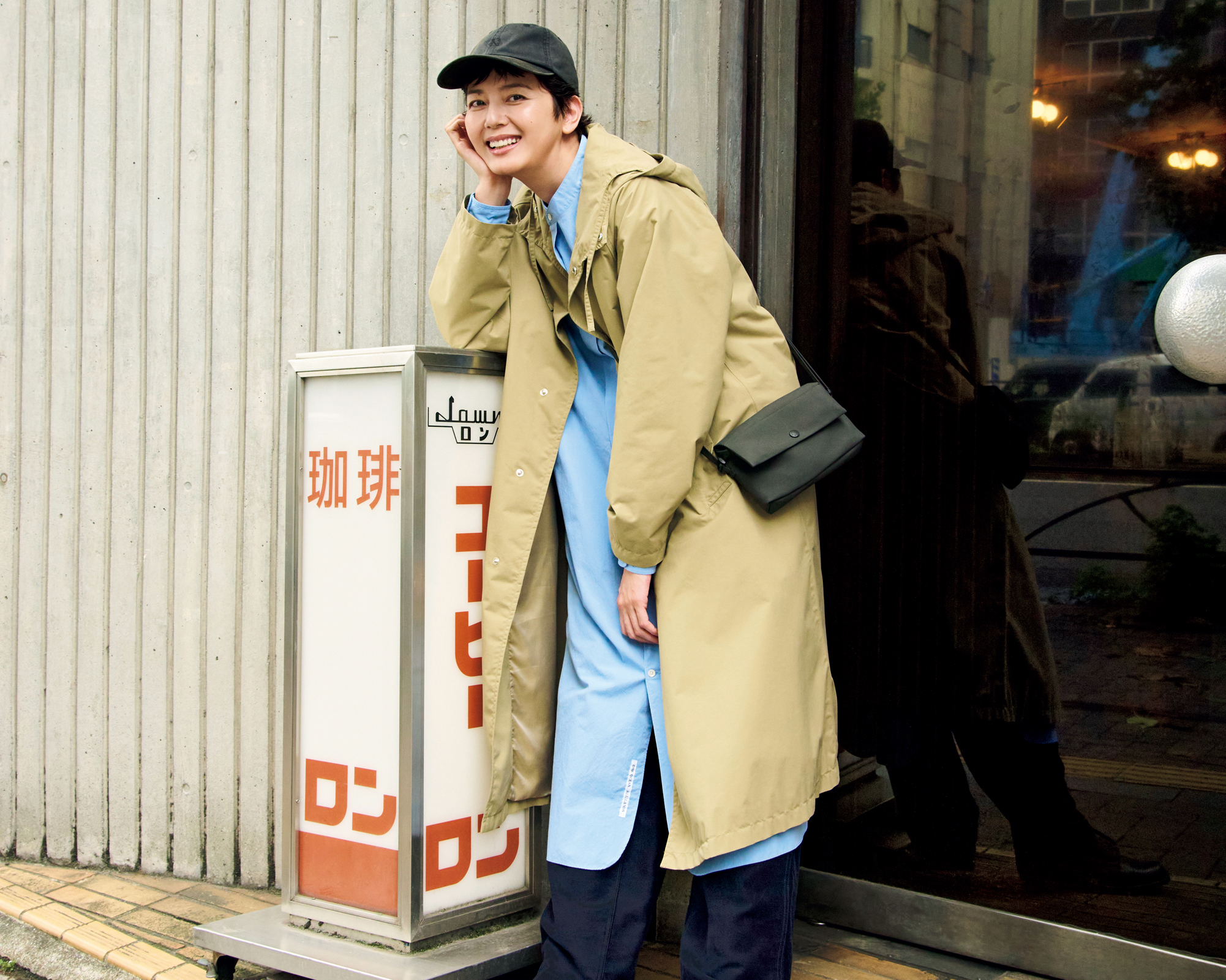 maiami マイアミ　4万　スワンニット　ブルー　菊池亜希子 YVKI 着用 maiami マイアミ 4万 スワンニット ブルー 菊池亜希子 YVKI 着用