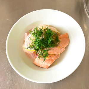 ポーチドサーモンは初秋の味。