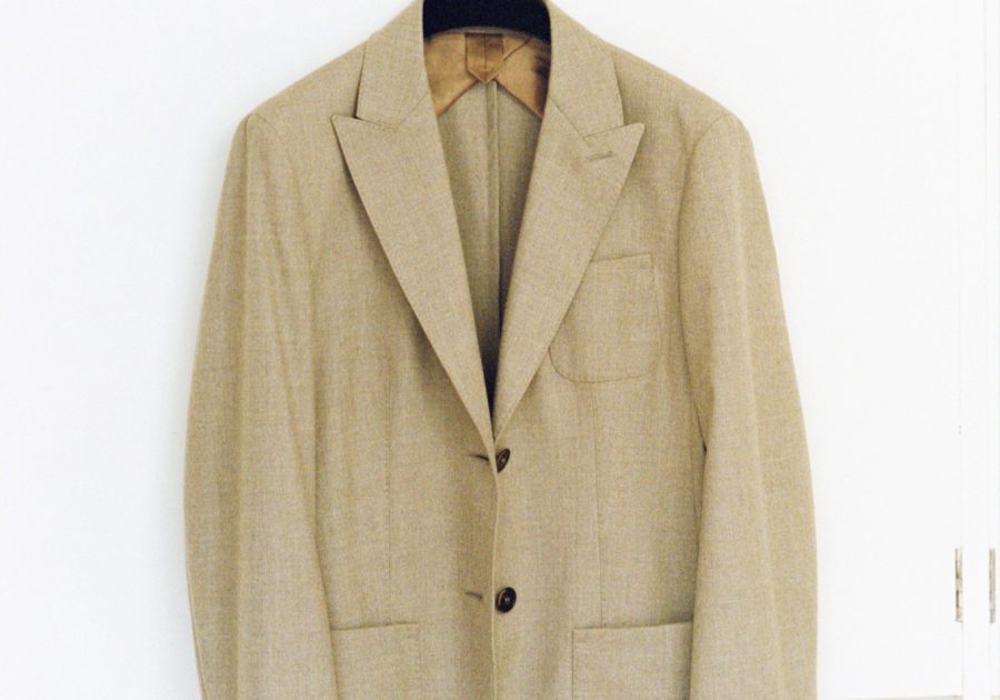 ＜Max Mara＞のテーラードジャケット。 | 卓越した手仕事から生まれる至極のジャケットとスーツが揃う〈マックスマーラ〉の「サルトリアーレ」から。カシミヤを贅沢に用い、メンズのテーラリングを女性の体に馴染むよう再構築した一着。ジャケット￥671,000（マックスマーラ／マックスマーラ ジャパン 0120‒030‒535）
