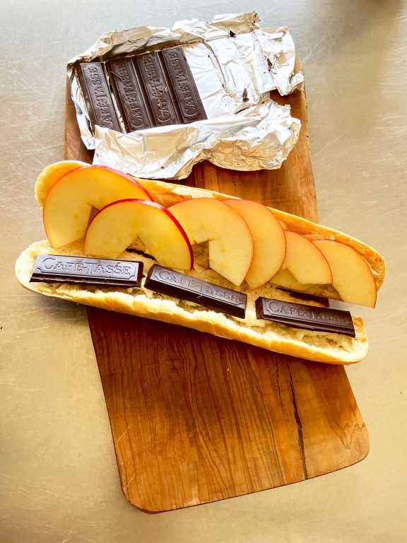 甘いりんごには、ビターチョコレートを。 | 赤くて甘いりんごには、ビターチョコレートを。