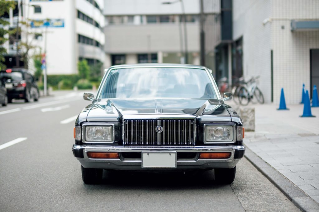 私とクルマ。初マイカーは年上のクラウン。YAMADA × TOYOTA CROWN SUPER SALOON EXTRASUPER SALOON EXTRA