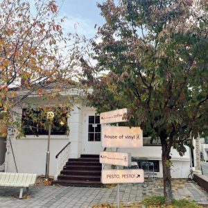 ソウルにあるhouse of vinyl 望遠店  하우스오브바이닐 망원점 | ほかに延南洞（ヨンナムドン）、延禧洞（ヨニドン）、聖水（ソンス）の4店舗展開。