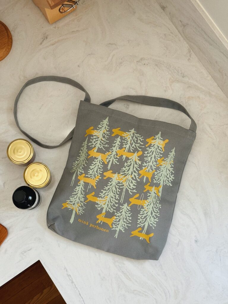 〈ミナ ペルホネン〉30周年を記念し、『&Premium』『Casa BRUTUS』による特別編集ムックが、12月23日 (火) に発売。