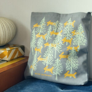 〈ミナ ペルホネン〉30周年を記念し、『&Premium』『Casa BRUTUS』による特別編集ムックが、12月23日 (火) に発売。