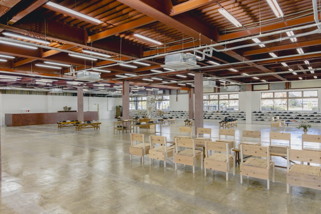 靴から、暮らしがひらく場所。〈ムーンスター〉が発祥の地、福岡・久留米に新店舗『PLATO MOONSTAR』をオープン。